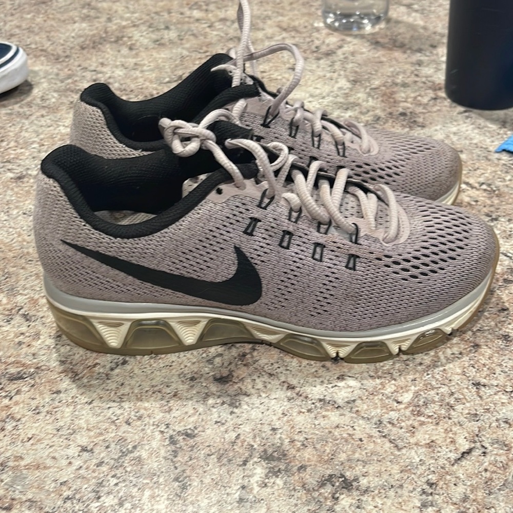 Nike Tailwind 8